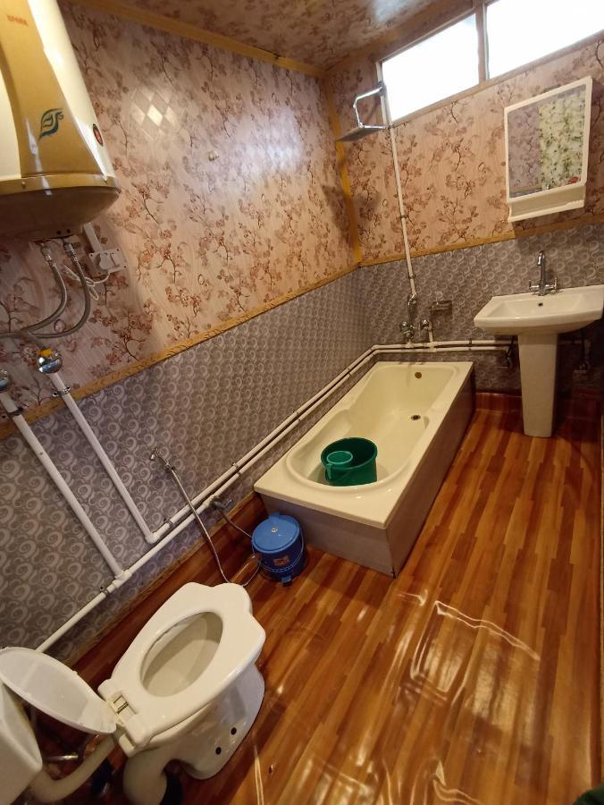 Hb Nancy Group Of Houseboats Hotel Srinagar  Exterior photo