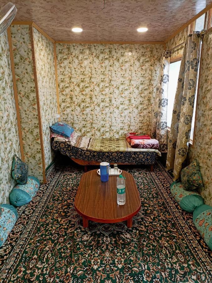 Hb Nancy Group Of Houseboats Hotel Srinagar  Exterior photo