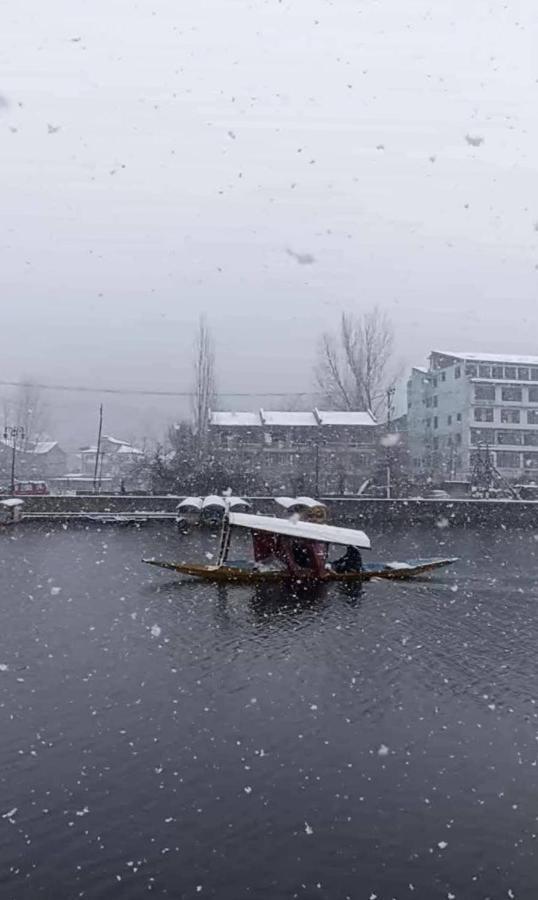 Hb Nancy Group Of Houseboats Hotel Srinagar  Exterior photo