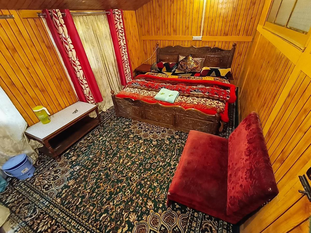 Hb Nancy Group Of Houseboats Hotel Srinagar  Exterior photo