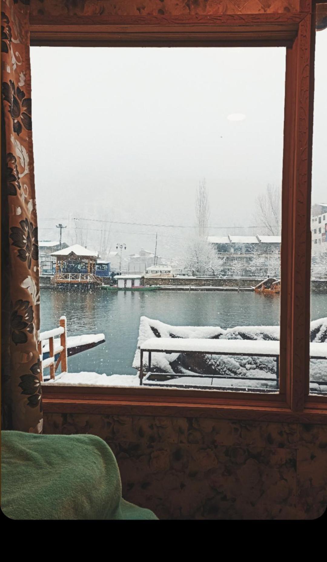 Hb Nancy Group Of Houseboats Hotel Srinagar  Exterior photo