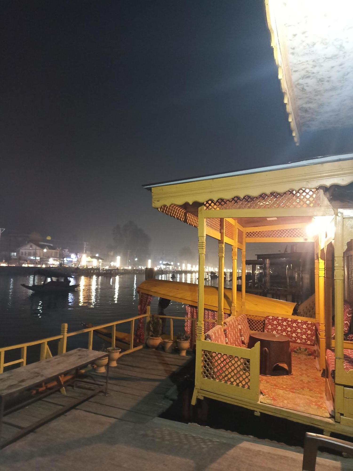 Hb Nancy Group Of Houseboats Hotel Srinagar  Exterior photo